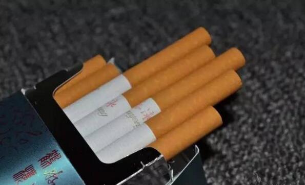 黃鶴樓游泳回歸，爺爺輩最喜愛的香煙品牌