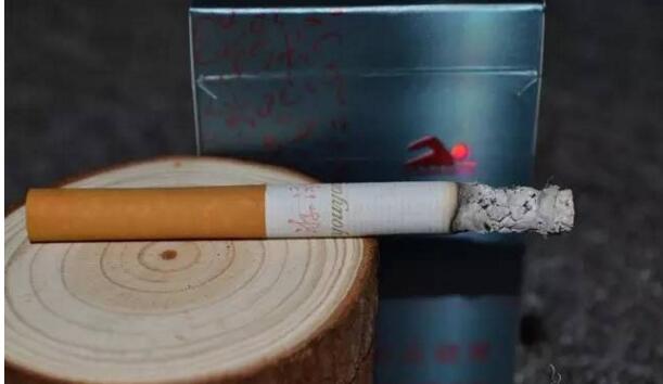 黃鶴樓游泳回歸，爺爺輩最喜愛的香煙品牌