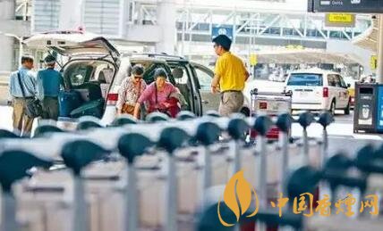 多倫多機(jī)場買指定免稅香煙免車費(fèi) 游客需謹(jǐn)慎！